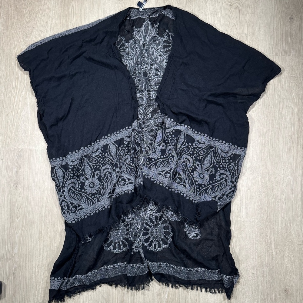 American Eagle Black and Gray Patterned Kimono/Swimsuit Cover up